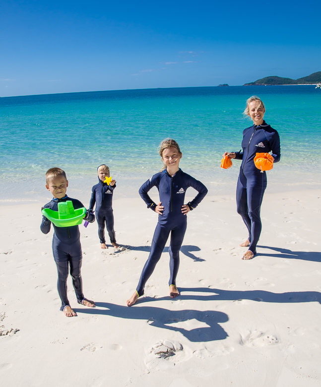 whitsundayislandwhitehavenbeachequipedagainstjellyfish.jpg