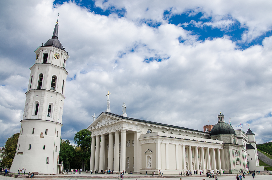 lithuaniavilniusthecathedralbasilicaofststanislausandstladislaus.jpg