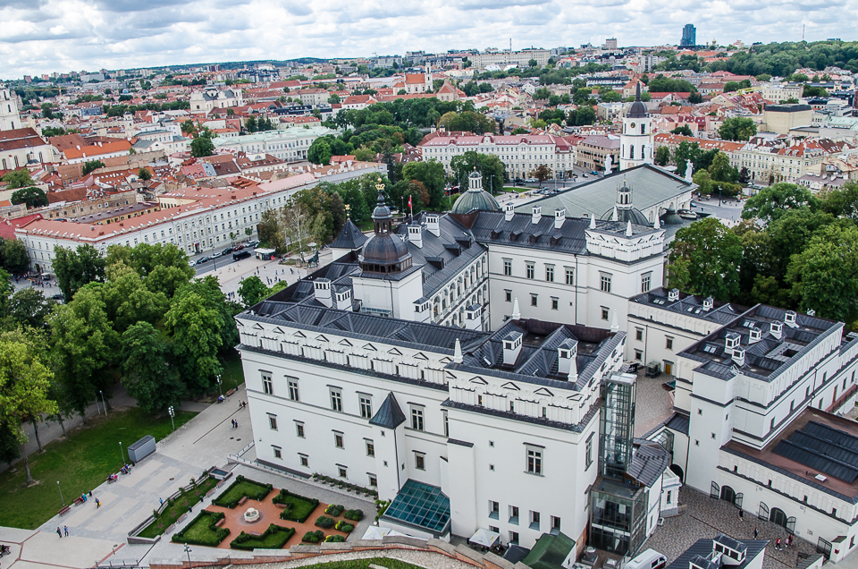 lithuaniavilniusthecathedralbasilicaofststanislausandstladislausviewfromthecastle.jpg