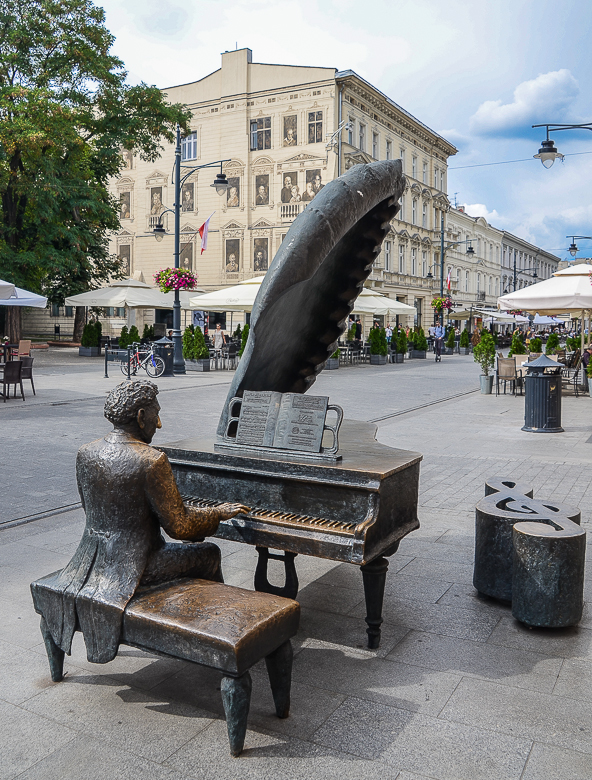 polandlodzstatueofarthurrubinstein.jpg