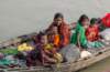 sundarbanfishermanvillagefamilyontheway_small.jpg