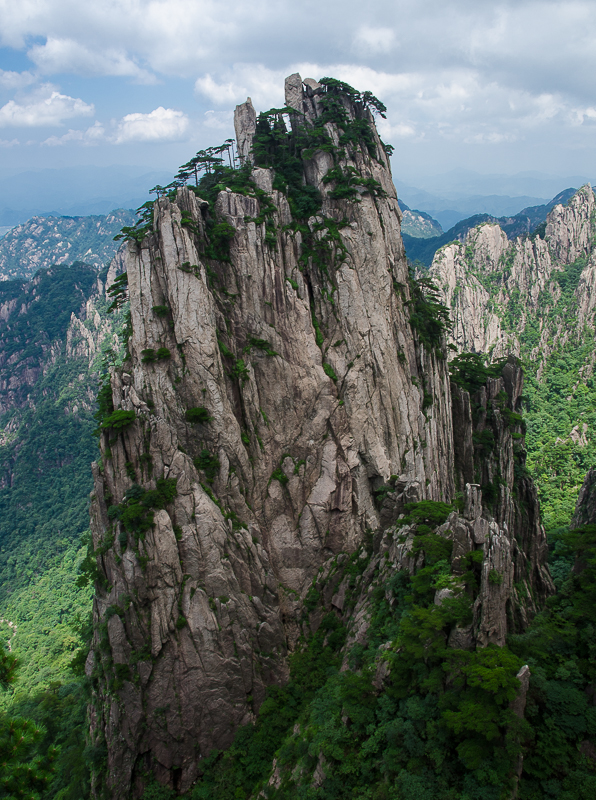 huangshanyellowmountainrocks.jpg