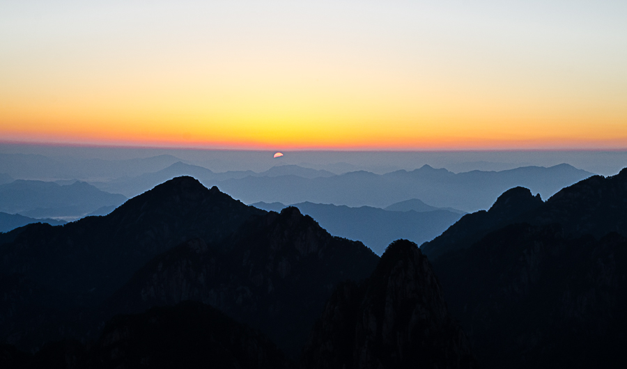 huangshanyellowmountainsunrise.jpg