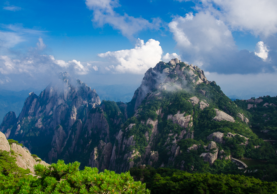 huangshanyellowmountainviewfromobservatory.jpg