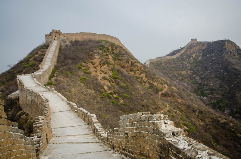 jingshanlinggreatwallview.jpg