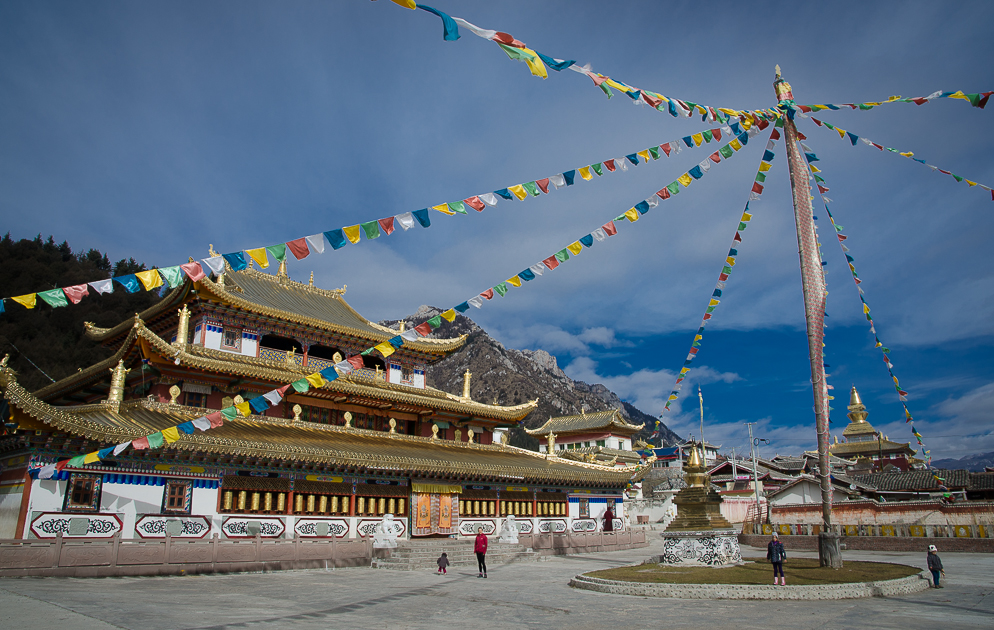 jiuzhaigouvalleybuddhisttemple.jpg