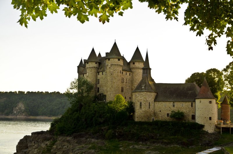 chateauduval.jpg