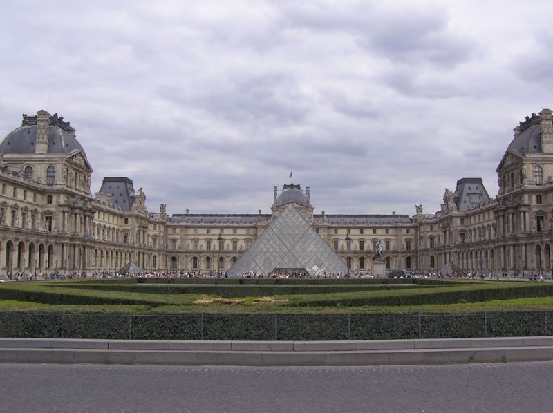 parlouvre.jpg