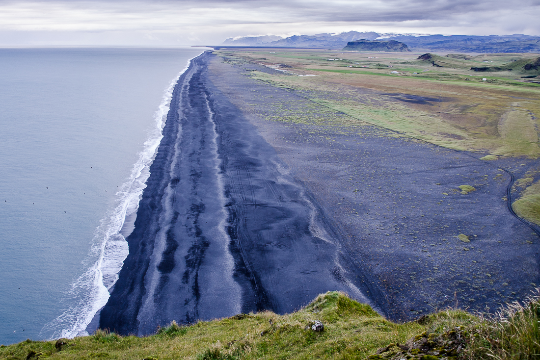 kapdyrholayeblackbeach.jpg