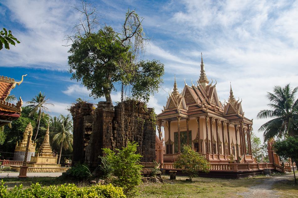 kampotbuddhisttemple.jpg