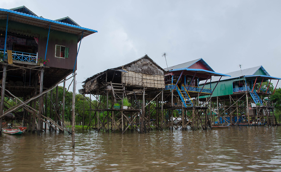 tonlesaplakechongkhneasfloatingvillage.jpg