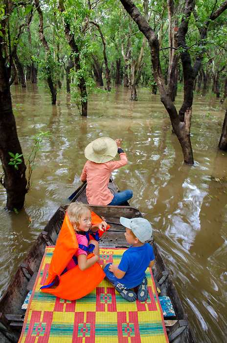 tonlesaplakeexploringbeautyofwetlands.jpg