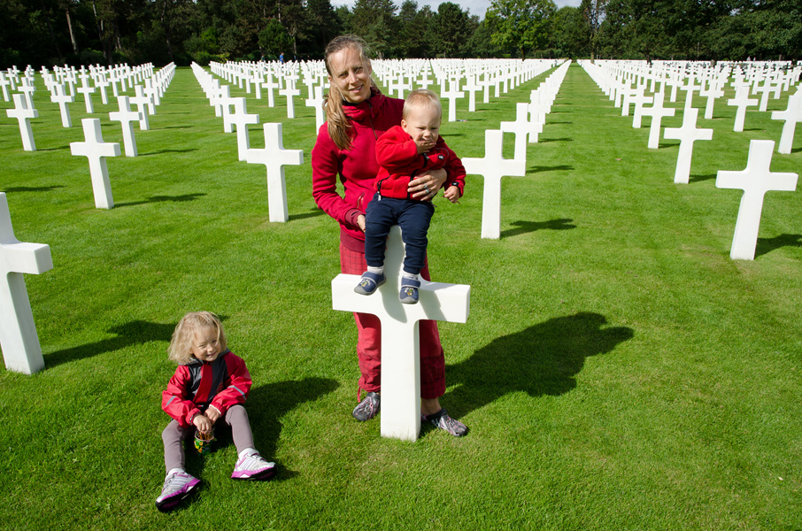 normandiausmilitarycemeteryvinkos.jpg