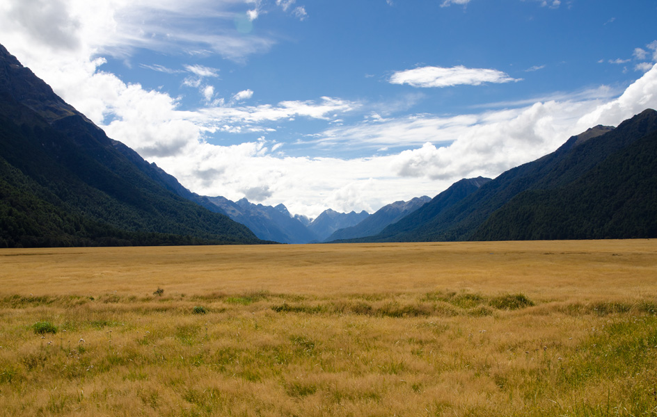 fjordlandnationalparkvalley.jpg