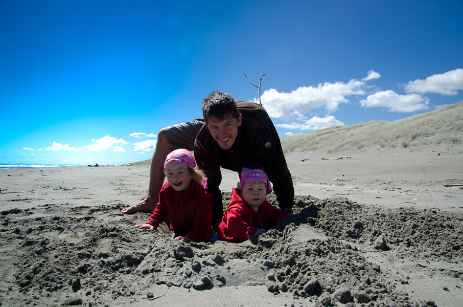 himatangibeachdigging.jpg