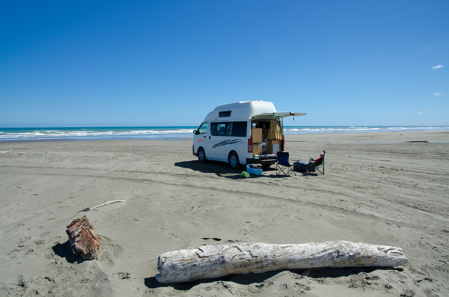 himatangibeachpicnic.jpg