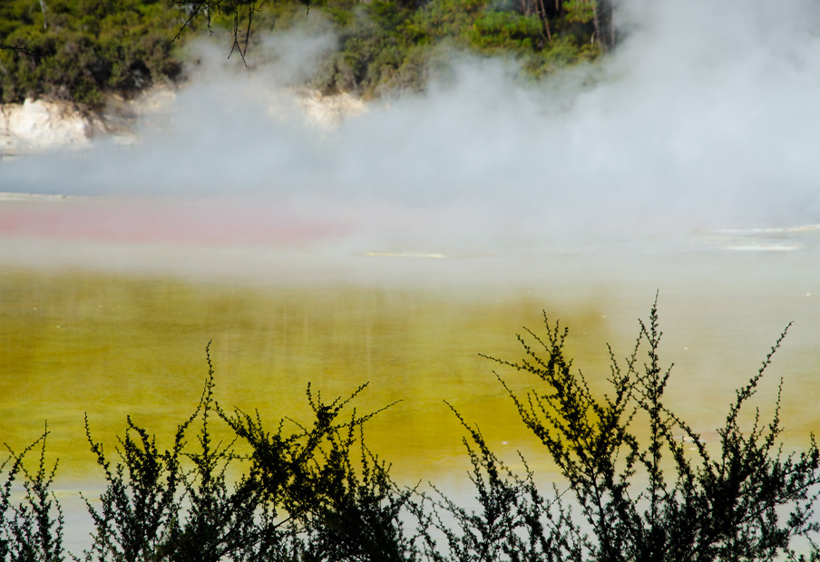 waiotaputhermallakes.jpg