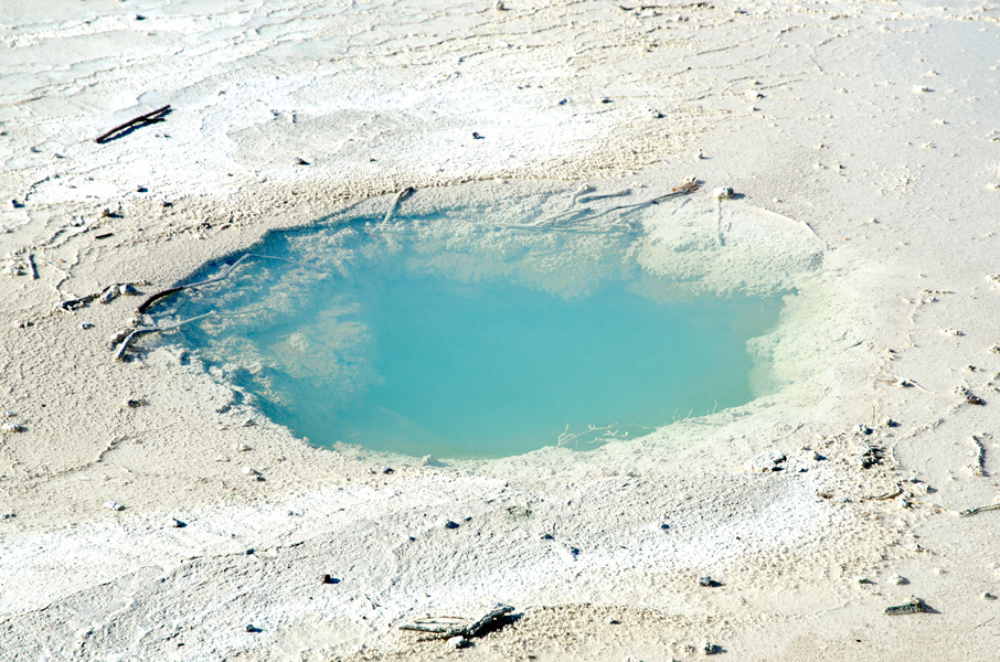 waiotaputhermallakesbluelake.jpg