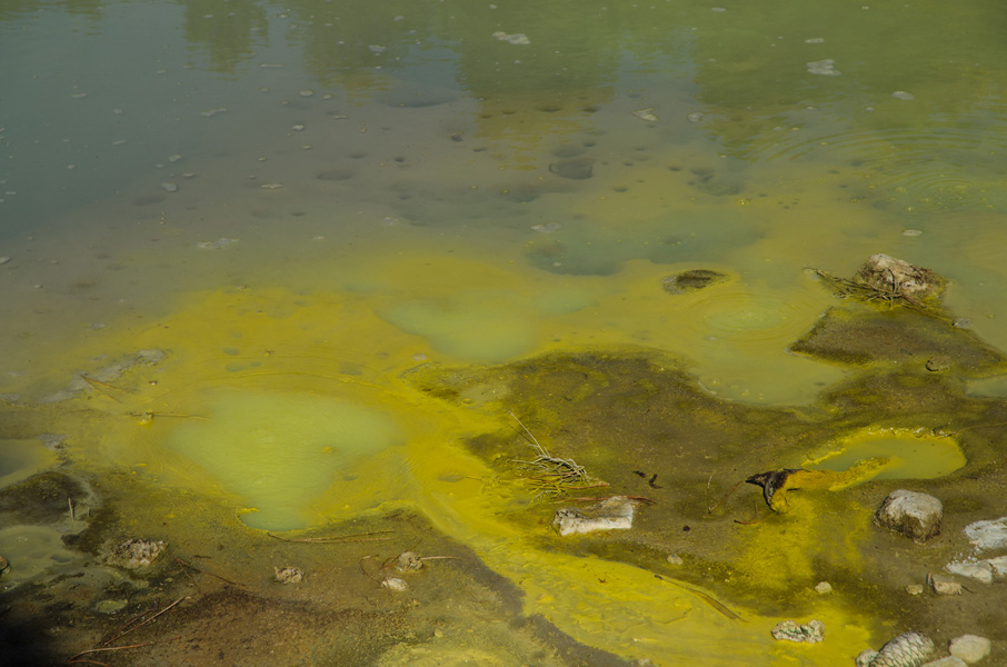 waiotaputhermallakesyellowlake.jpg