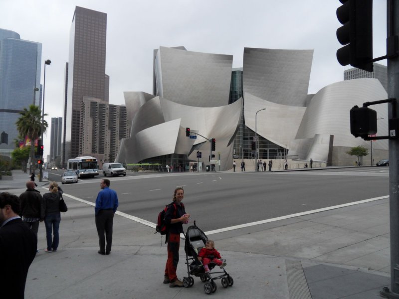 losangelesdowntownwaltdisneyconcerthall.jpg