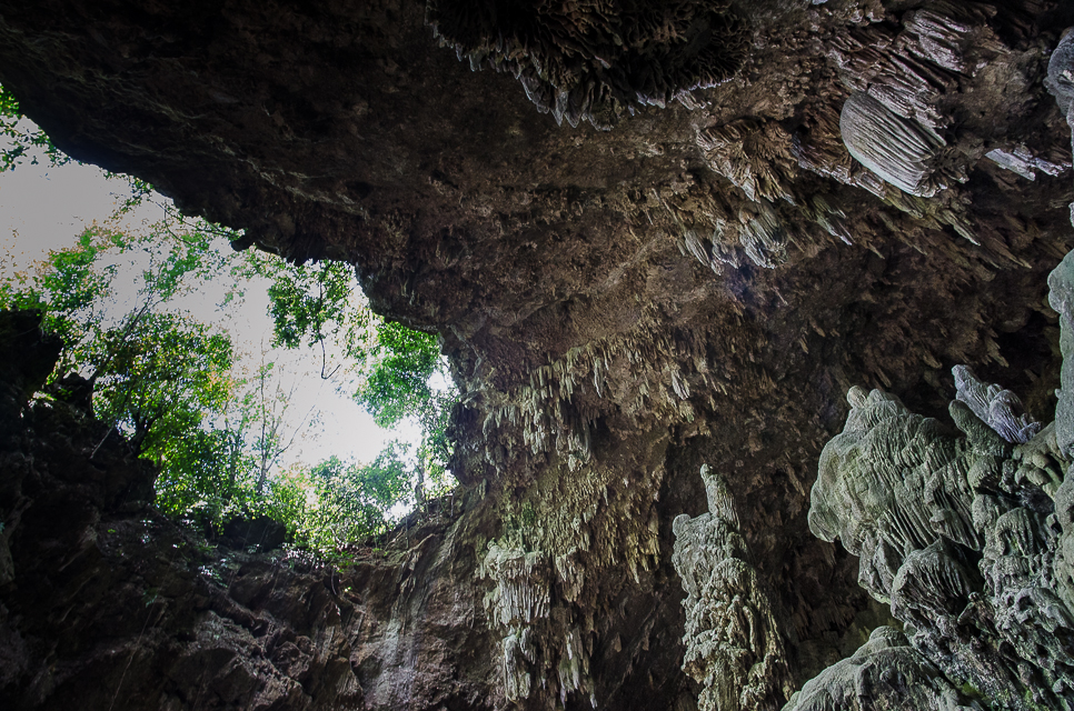 maichauhiddencaveonthetopofthehill.jpg